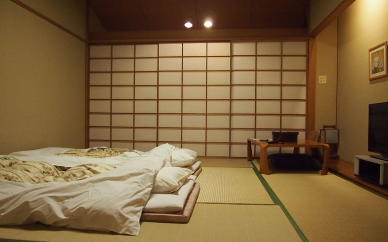 Nội thất đơn giản với phòng ngủ có diện tích nhỏ